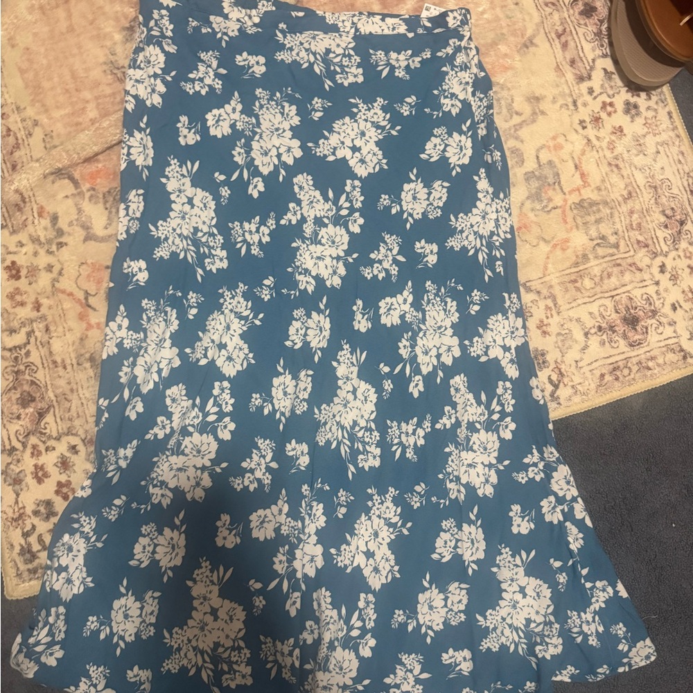 Old Navy Cream Trumpet Midi Skirt Resort Wear